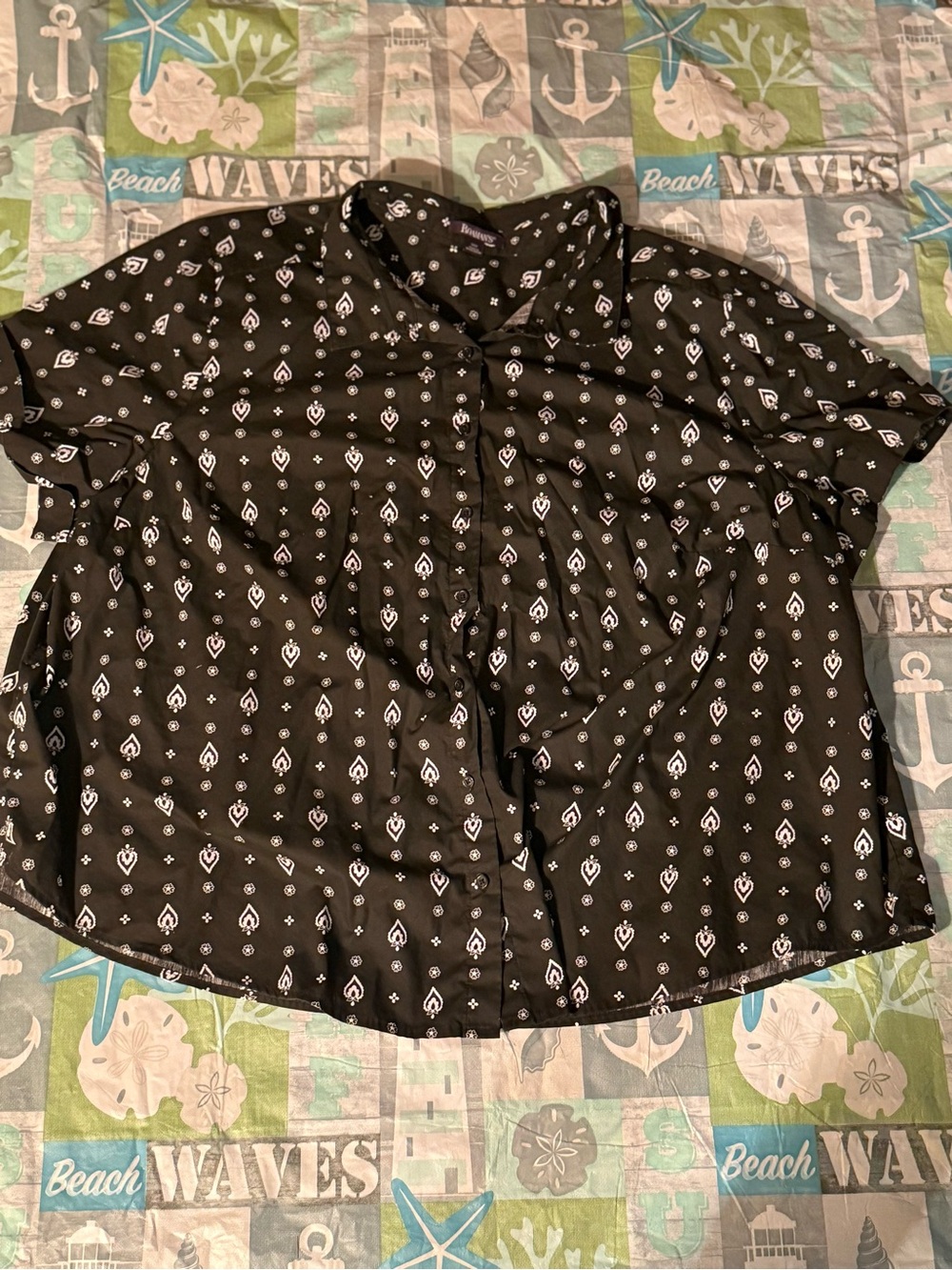 Women’s Roaman’s Plus Size Shirt Size 38W Black & White Short Sleeves